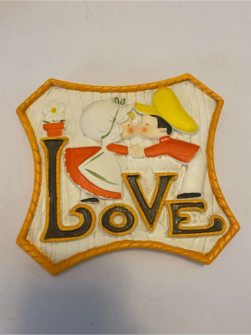 Vintage Lefton 1970'S Child’s Love Chalk ware Wall Hanging Boy & Girl Kissing